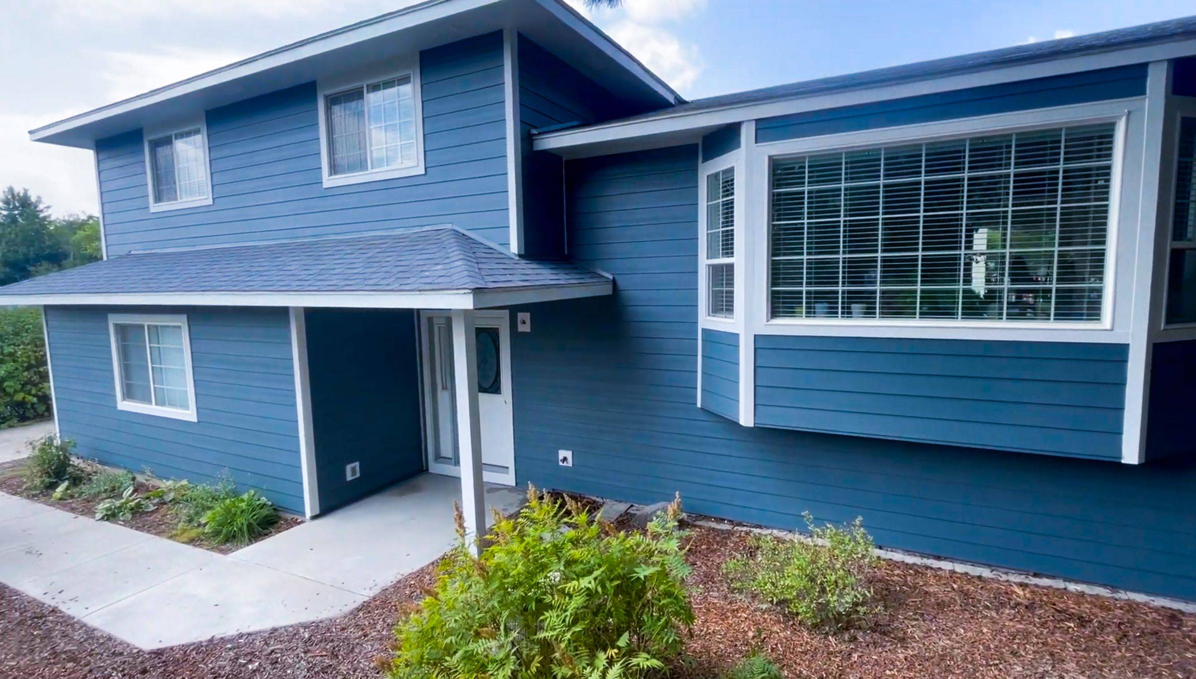 Custom color siding in Eagle area