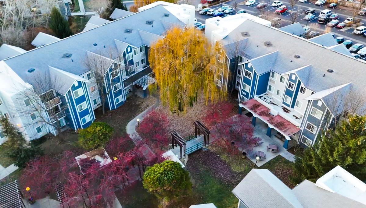 Multi-family apartment complex with coordinated James Hardie siding installation