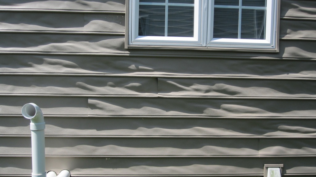 Why Vinyl Siding is a Waste of Money
